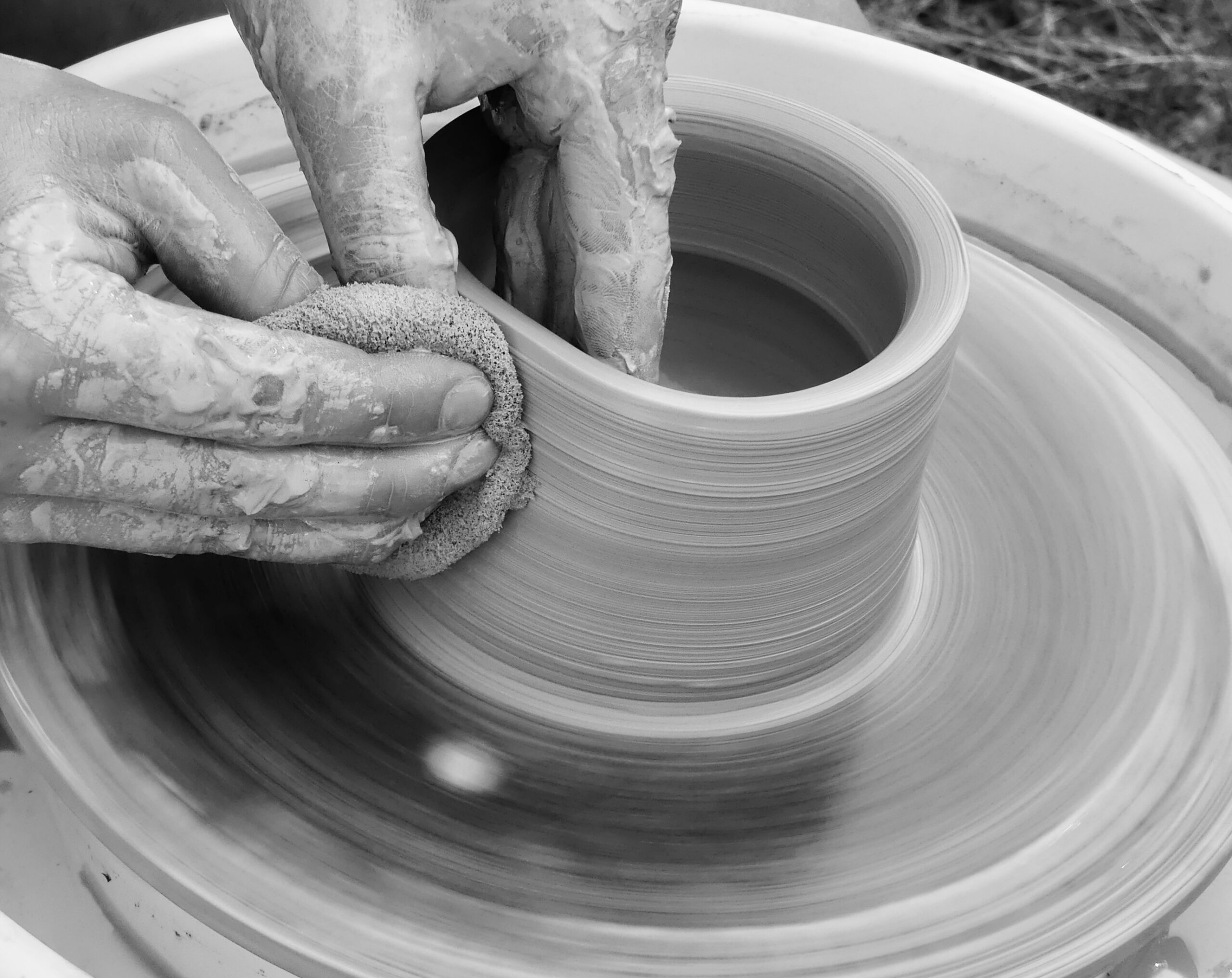Sofia Silverman live pottery demo at 2025 Walkalong